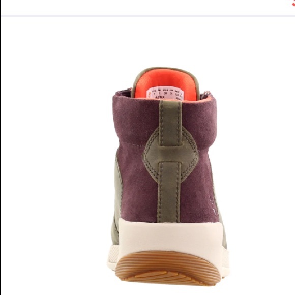 Sold 😞Waterproof timberland olive beige orange eggplant - Picture 4 of 7